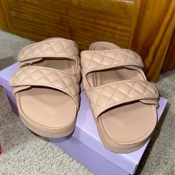 Madden Girl Quilted Velcro Sandals - Picture 3 of 4